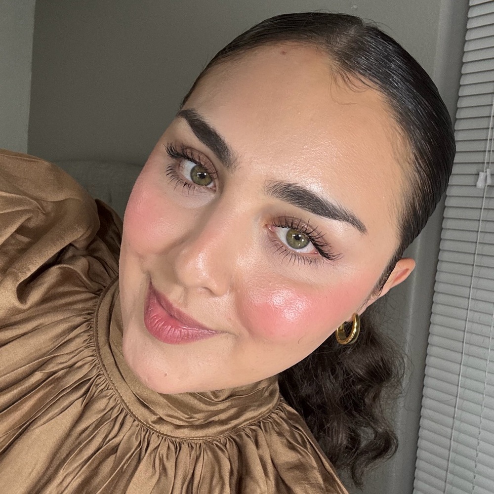 Meet your Posher, Corayma